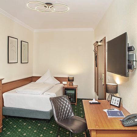 Hotel-Gasthof Hoettl Deggendorf Ngoại thất bức ảnh