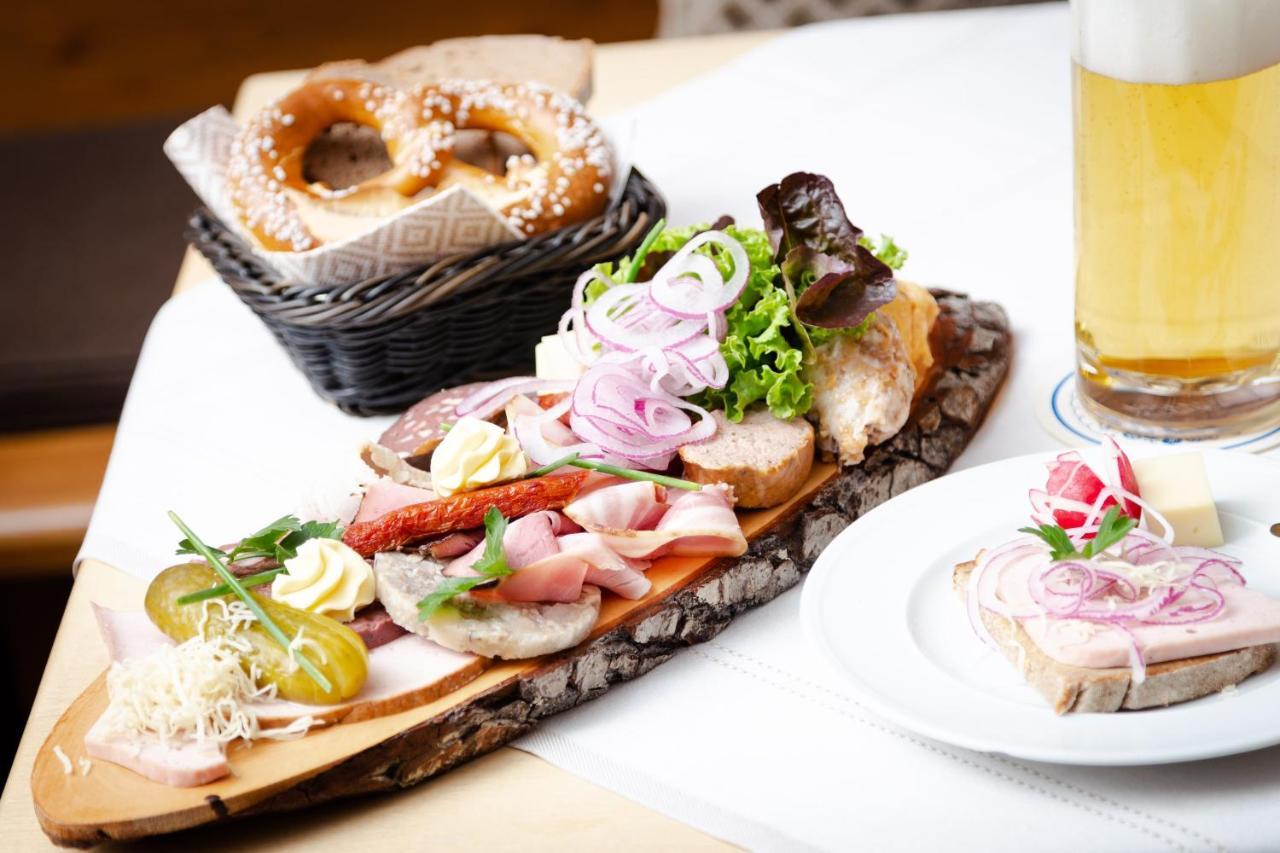 Hotel-Gasthof Hoettl Deggendorf Ngoại thất bức ảnh