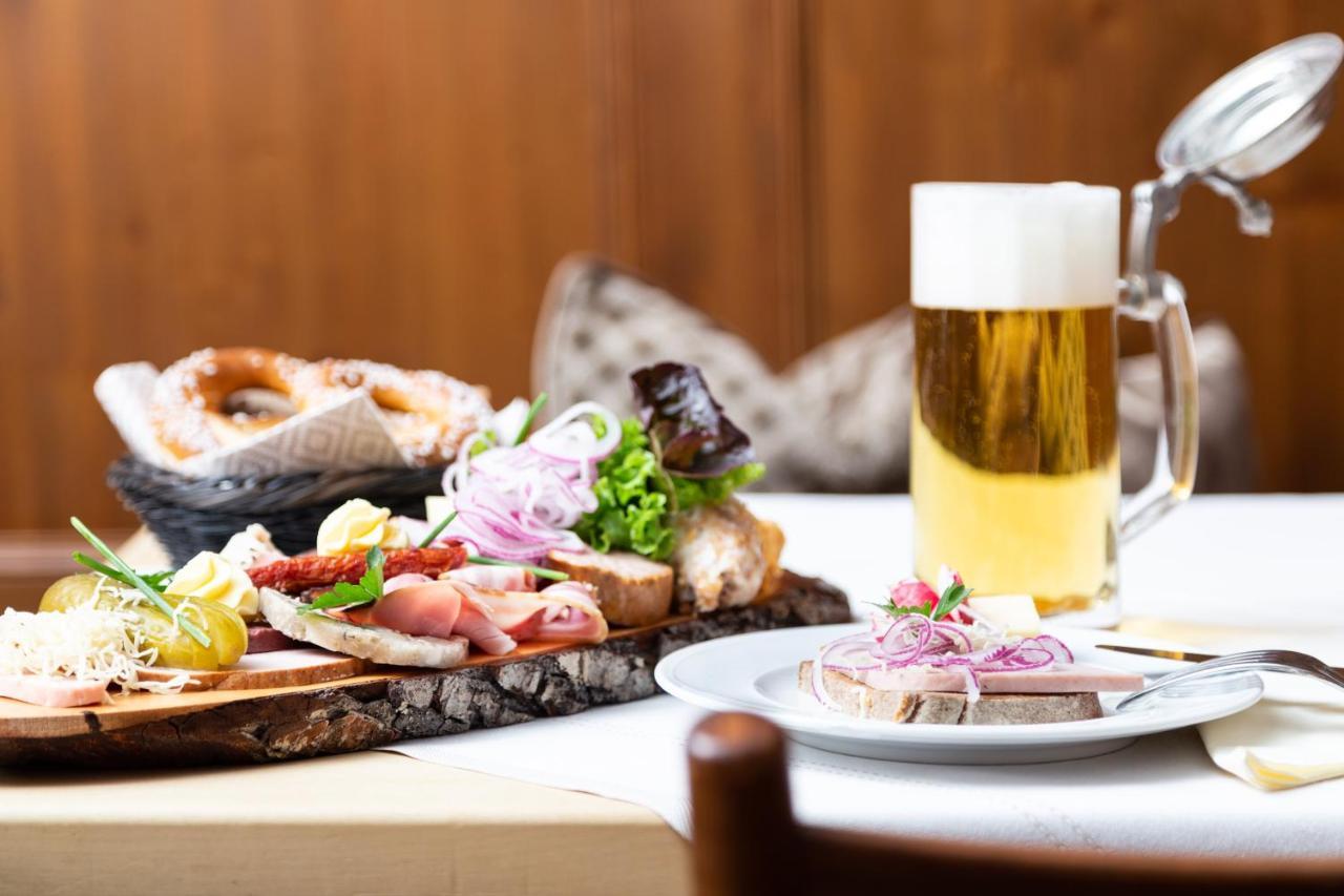 Hotel-Gasthof Hoettl Deggendorf Ngoại thất bức ảnh